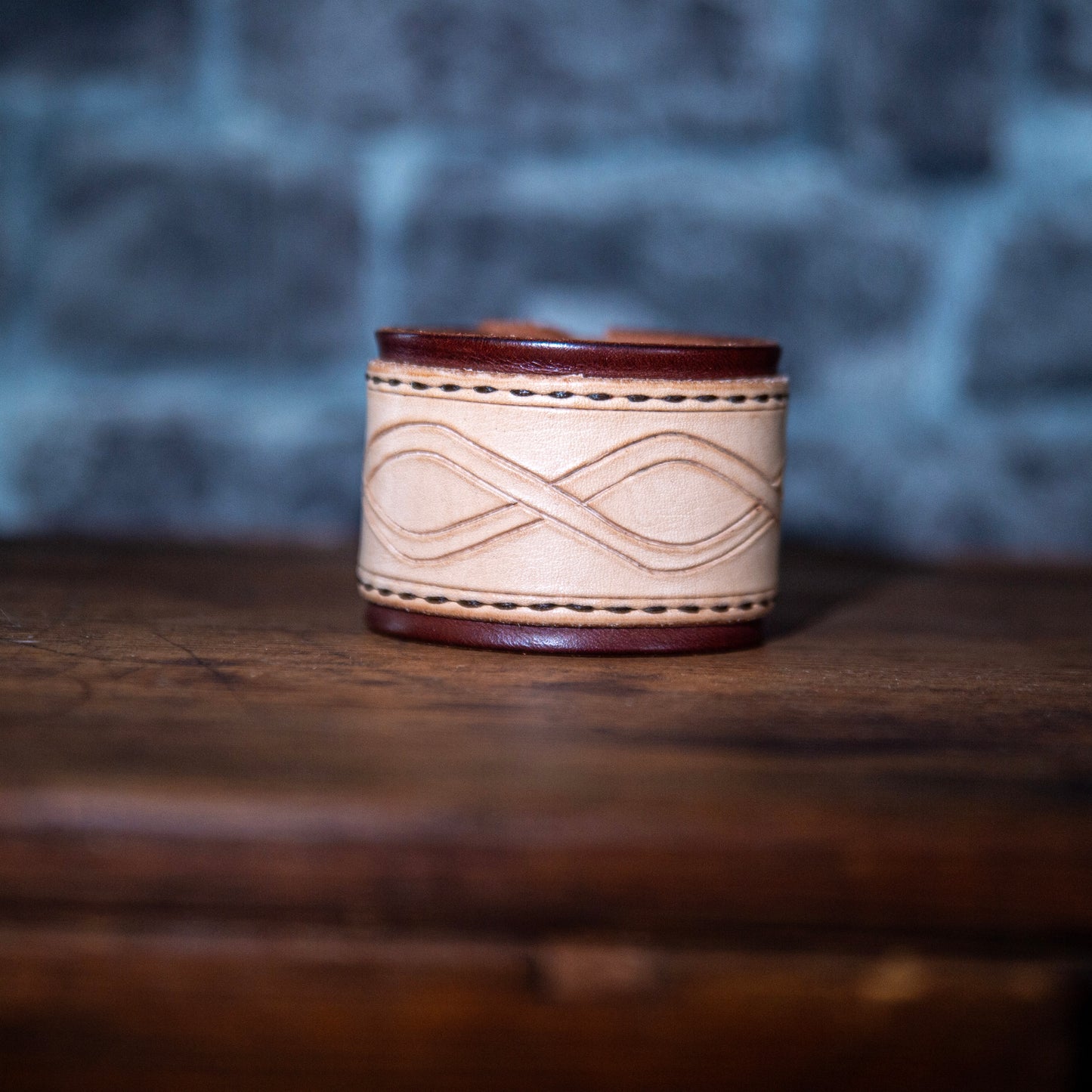Bracelet in full grain leather